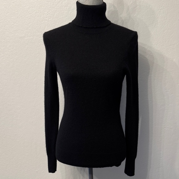 Black 100% Cashmere long sleeve Turtleneck Sweater Size Small - Picture 1 of 7